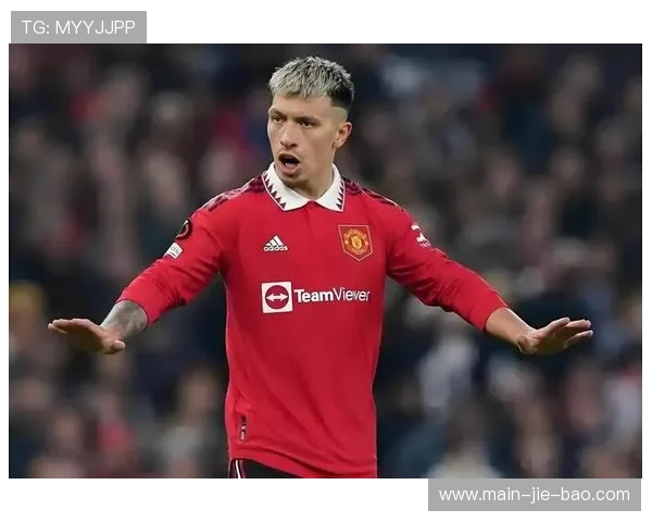 狼队球迷空场抗议，开赛15分钟看台仍大片空荡